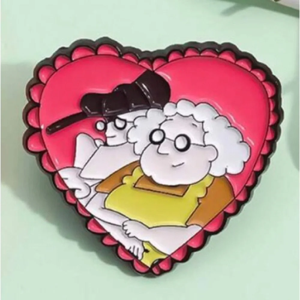 heart with cartoon grandma & grandpa enamel pin bag courage cowardly dog 90s